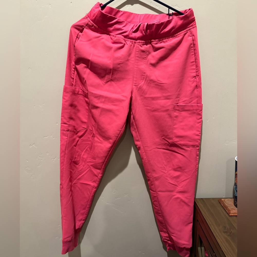Women’s Mandala Scrub Set Hot Pink (Medium Top, Small Bottoms - Joggers)